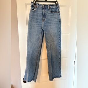 Abercrombie & Fitch Women's The 90’s High Rise. Relaxed Jean